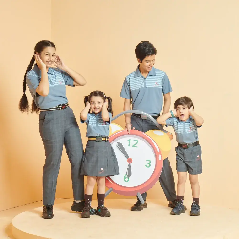 school uniform image 4